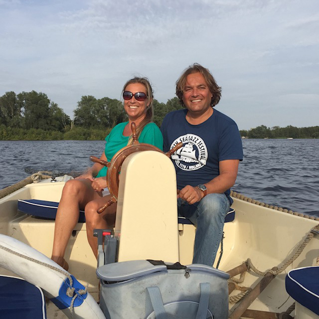 Hosts holicay home at the water Bas and Kate Holiday home at the water near Amsterdam, boat for rent