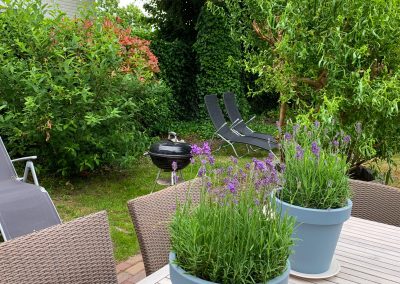 View garden with sun seats and bbq holiday home near Amsterdam
