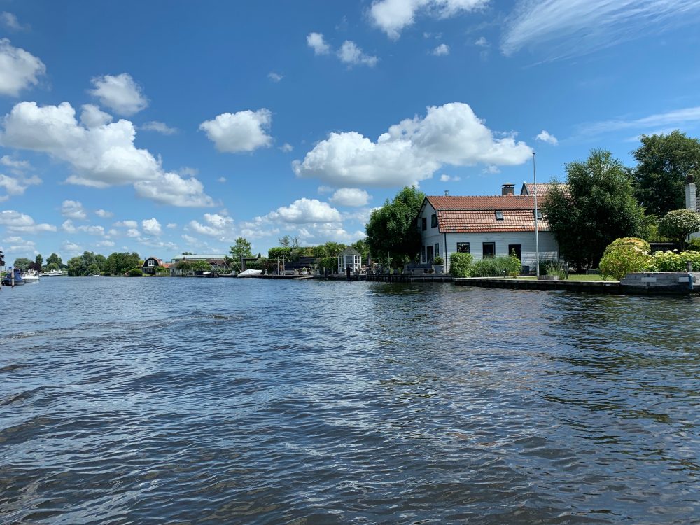 Holiday home at the water near Amsterdam, boat for rent